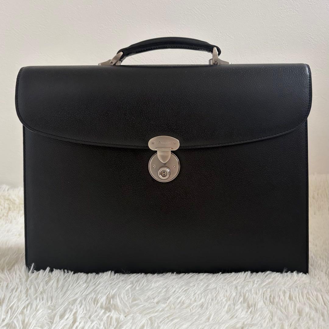 アクアスキュータム ブリーフケース ダレスバッグ 黒 レザー 鍵付き