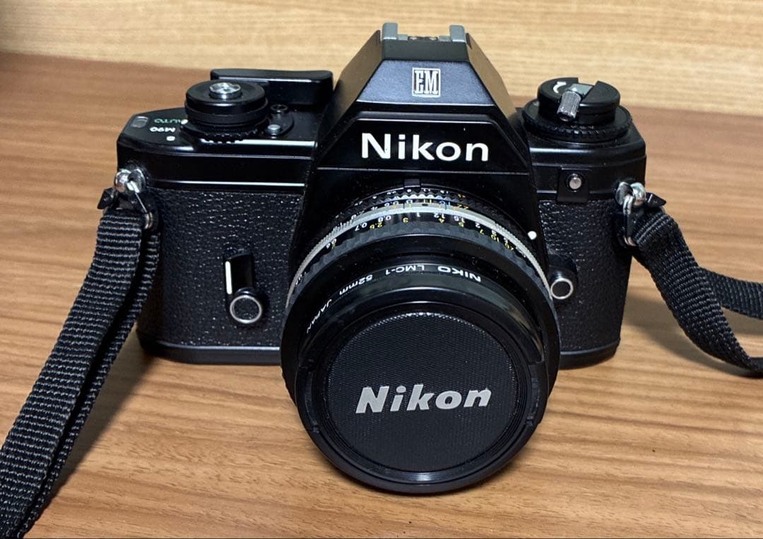 Nikon EM 一眼レフ　フィルムカメラ