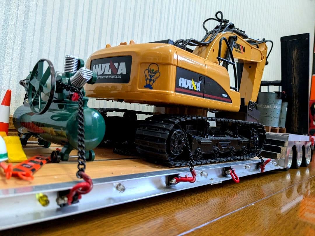 1/14トレーラー　重機運搬低床キャリアカー、　ショベルカー、ホイールローダー