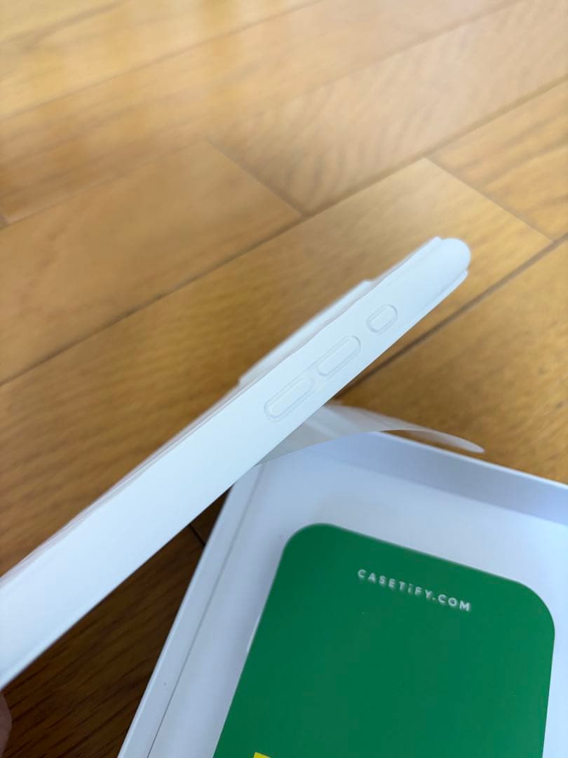 CASETiFY iPhone17用ウェーブシリコンケース　ホワイト