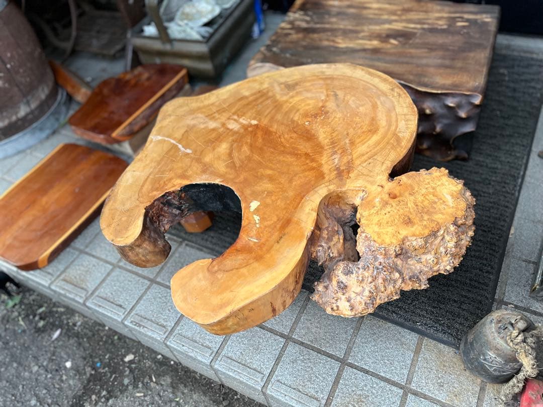 切り株座卓、木株座卓、ゴブのテーブル、鑑賞台、飾り台、タイヤ付き座卓