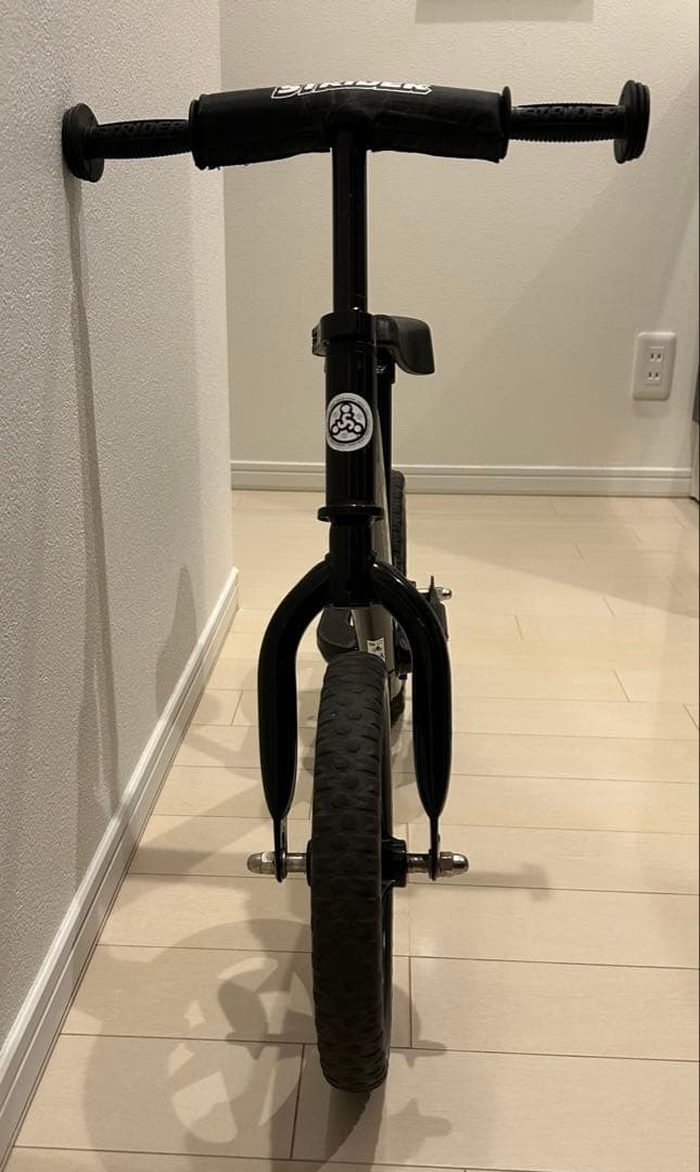 ストライダー ブラック 12インチ スポーツモデル 本体 ブラック 日本正規品