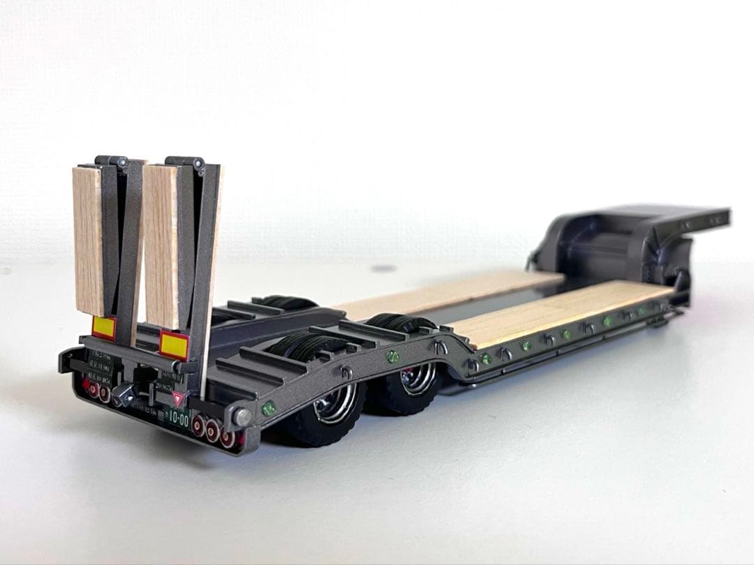 1/50 8輪低床 トレーラー 建機 重機 デコトラ