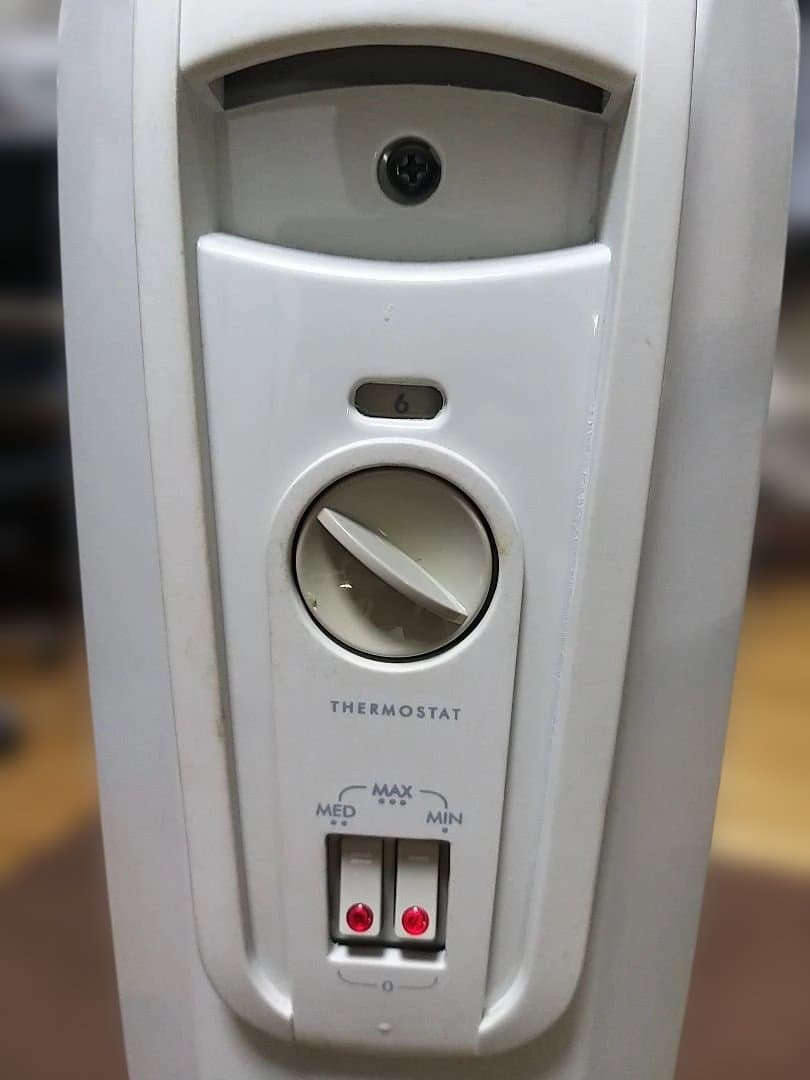 デロンギオヒーター.H771423E. 200V.2300.作動確認済.