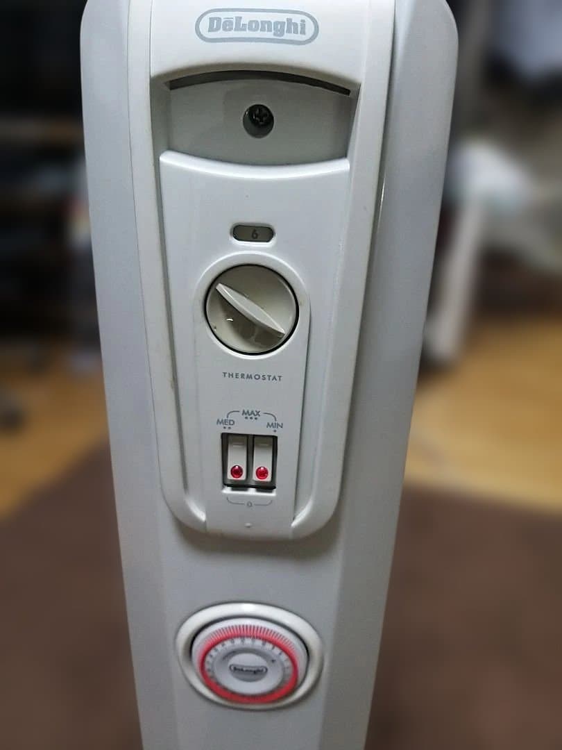 デロンギオヒーター.H771423E. 200V.2300.作動確認済.