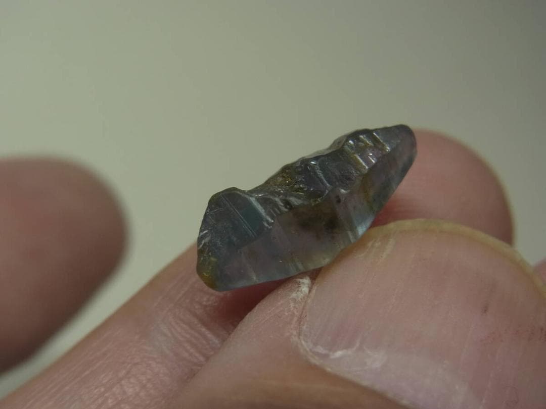 ハイグレード スリランカ ブルーサファイア結晶 ラトナプゥラ県ラトナプゥラ地区産