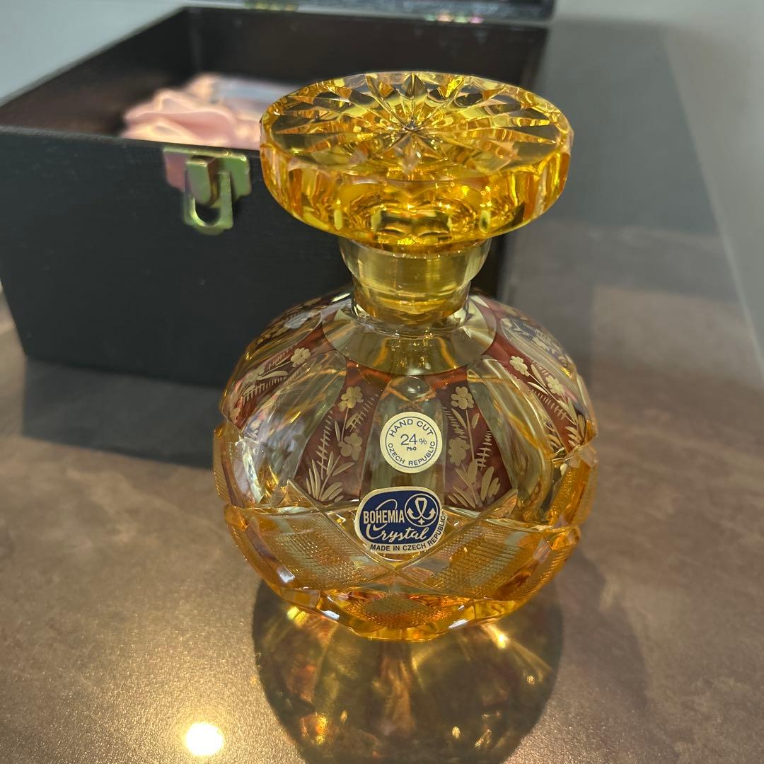 ボヘミア・ガラス　デキャンタ