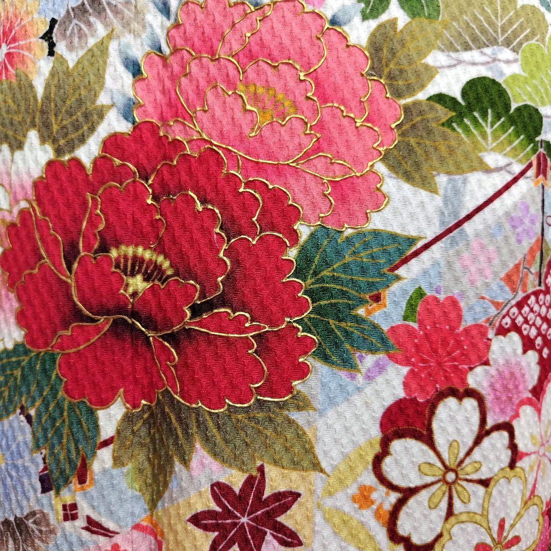 振袖フルセット(7点)・総絞り・エンボス加工・古典柄・金駒刺繍・花模様・金彩加工