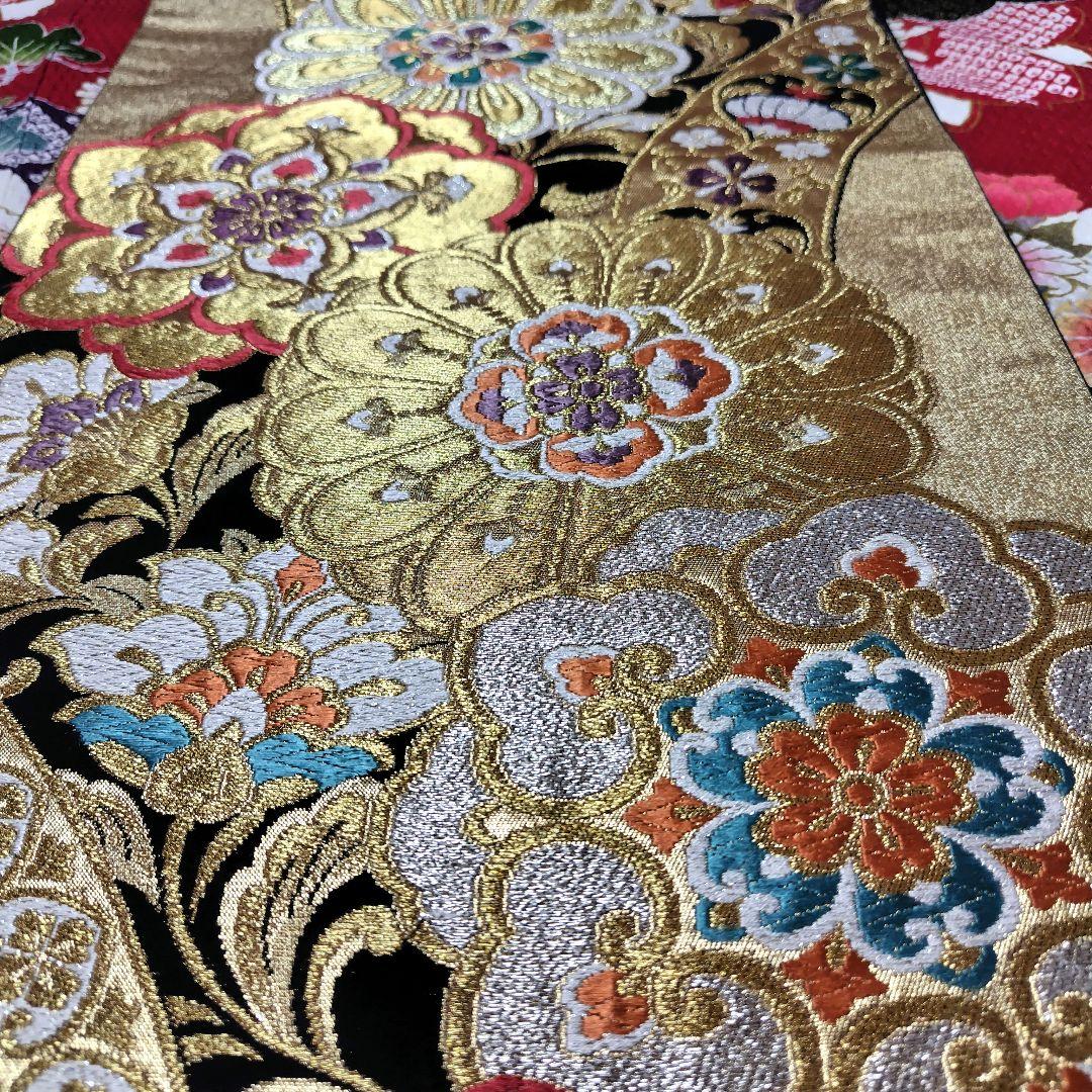 振袖フルセット(7点)・総絞り・エンボス加工・古典柄・金駒刺繍・花模様・金彩加工