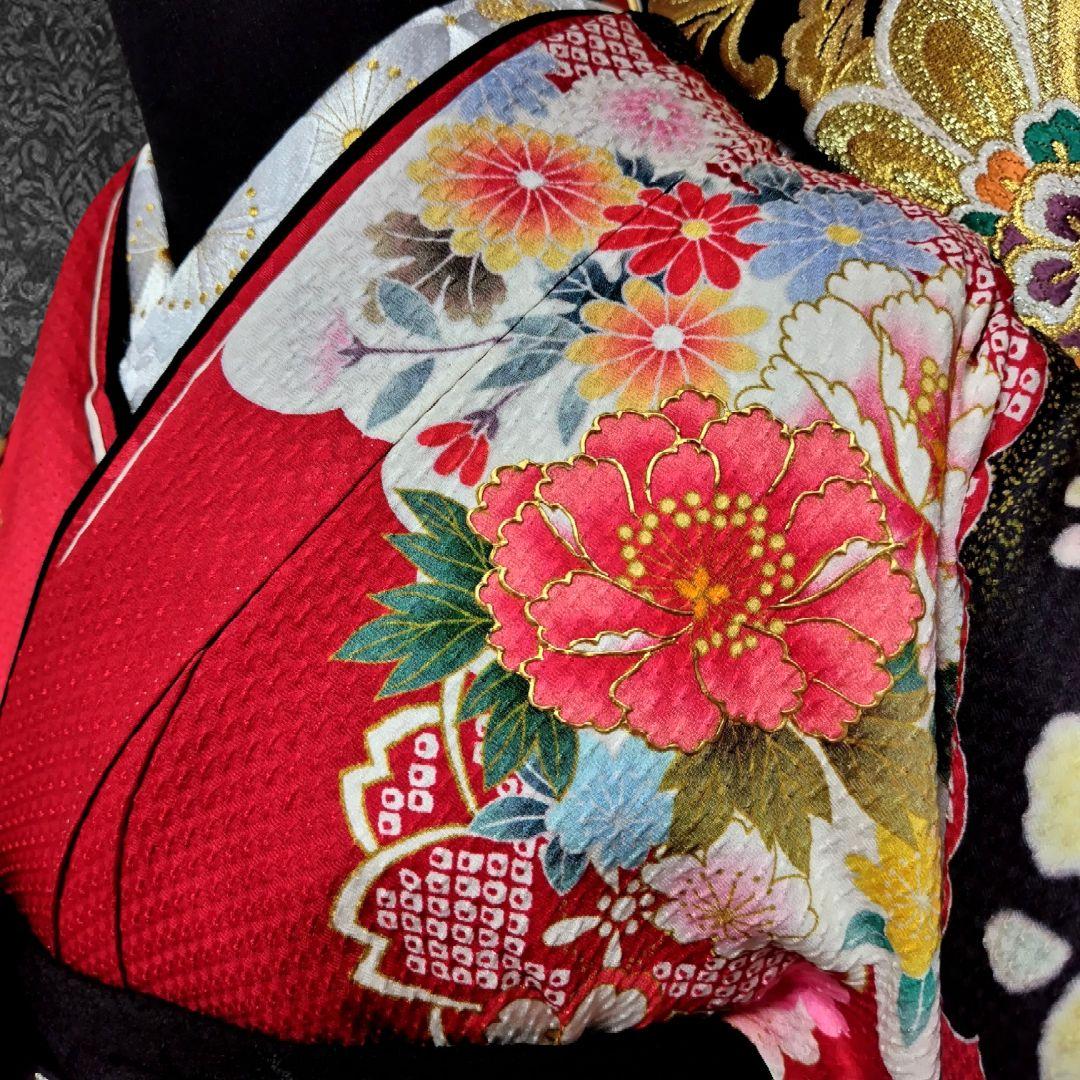 振袖フルセット(7点)・総絞り・エンボス加工・古典柄・金駒刺繍・花模様・金彩加工
