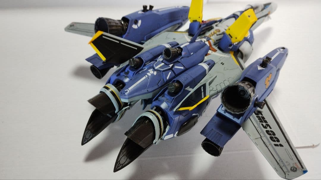 プラモデル完成機　1/72　VF-25F/S　SUPER MESSIAH