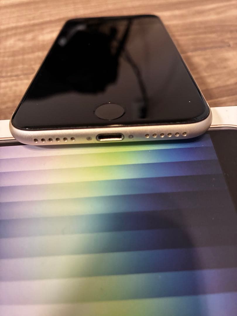 Apple iPhone SE (第3世代) ホワイト 本体 64GB