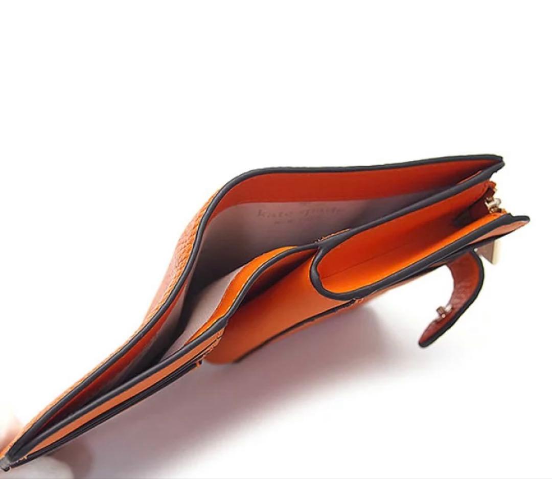 katespade ケイトスペード　オレンジ系　ミディアム二つ折財布　福袋で入手