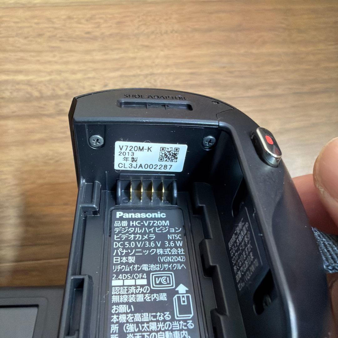 デジタルハイビジョンビデオカメラ　Panasonic HC-V720M