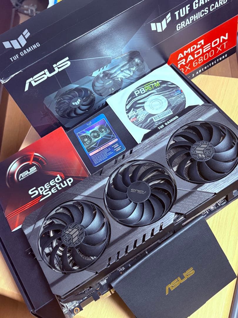 ASUS TUF Gaming RX 6800 XT 本体