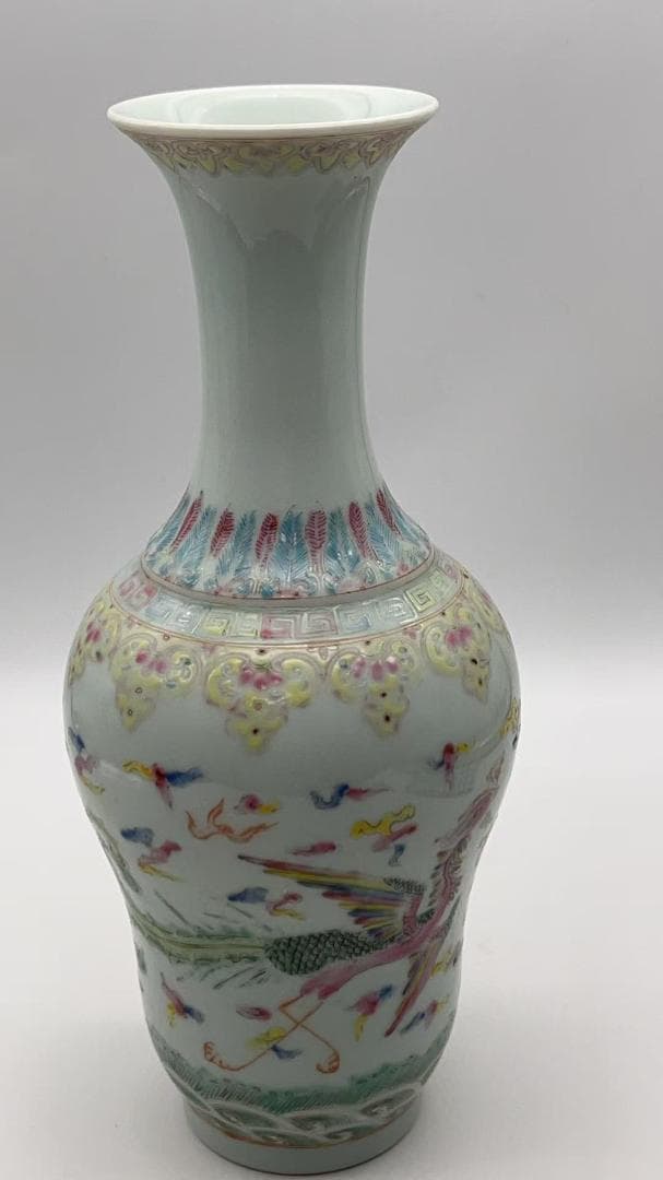 清乾隆時代 【大清乾隆年製】在銘 粉彩吉祥龍鳳文橄欖瓶 景徳鎮(Y-3）