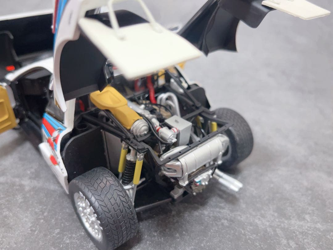 1/18 ランチア　037ラリー　1984 No.5 京商　マルティニ