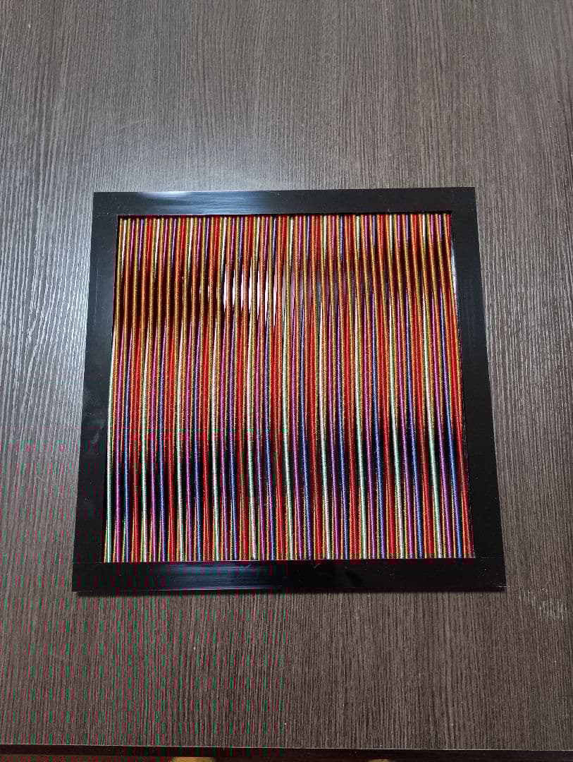 ストライプ模様の立体アート作品 草間喆雄作品