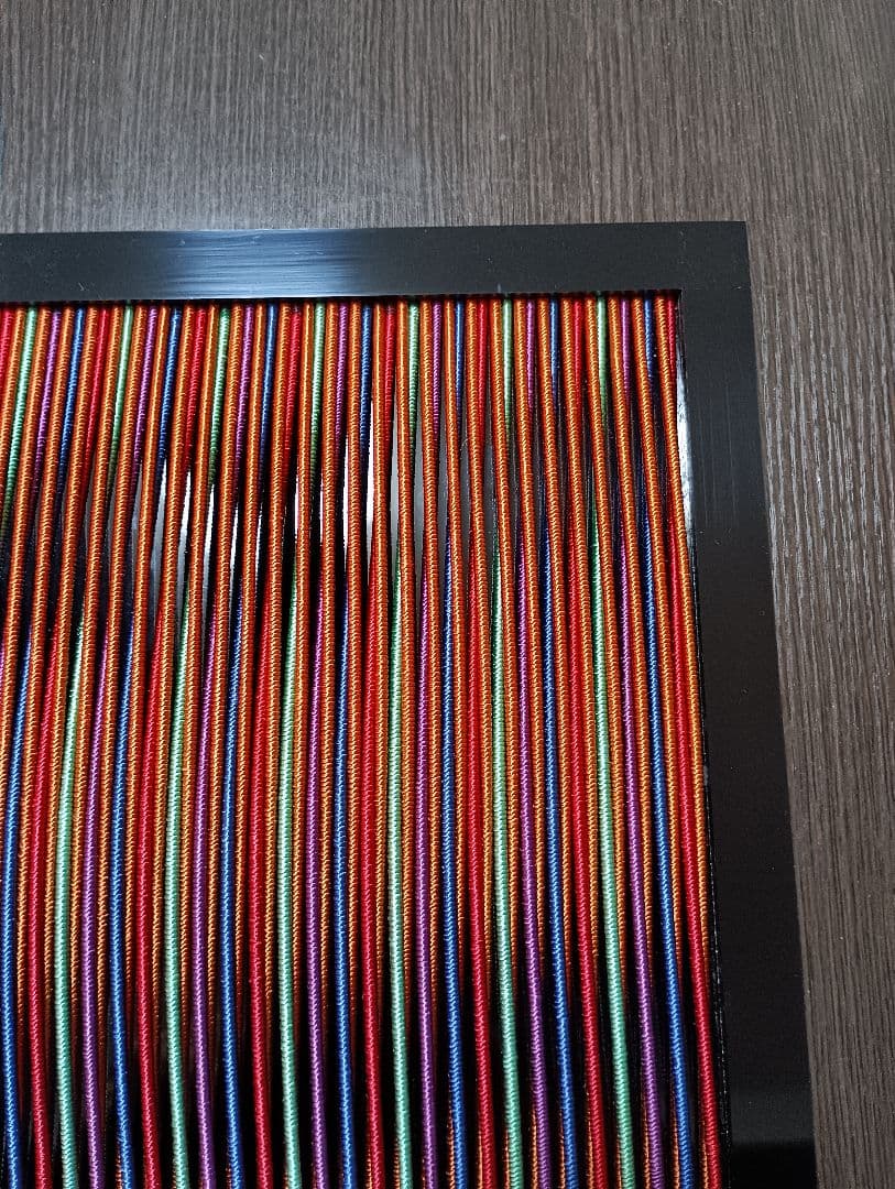 ストライプ模様の立体アート作品 草間喆雄作品