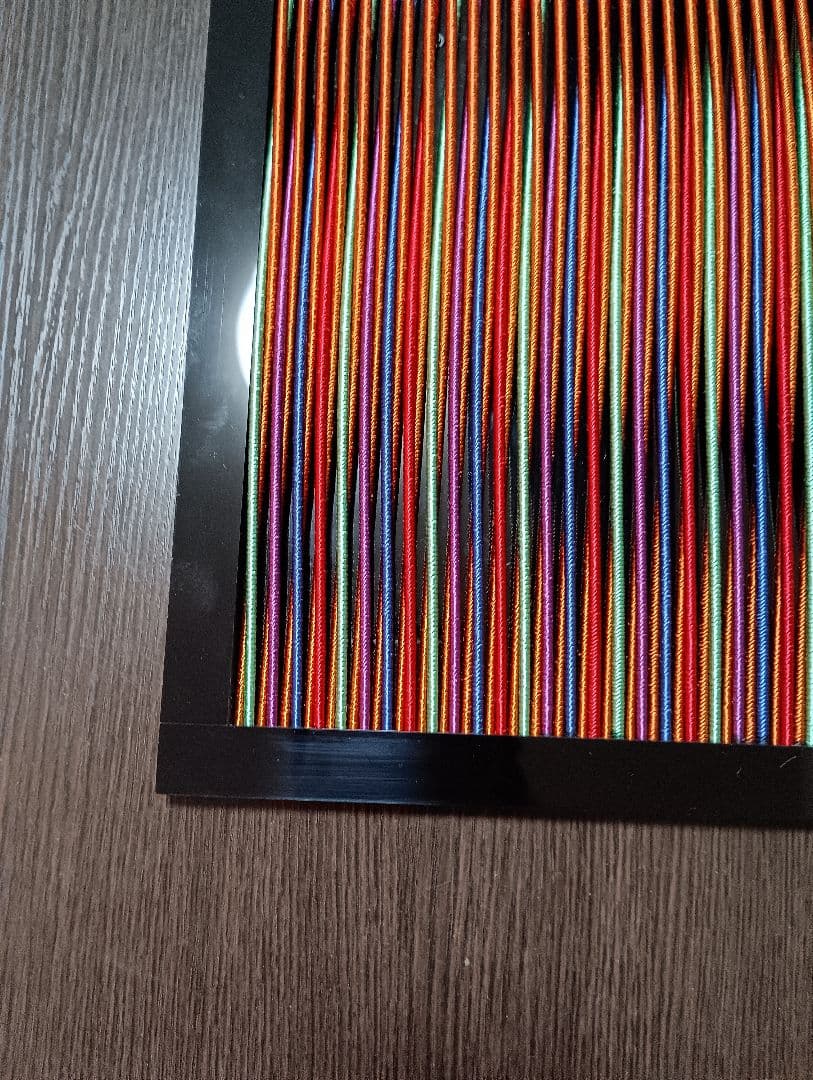 ストライプ模様の立体アート作品 草間喆雄作品