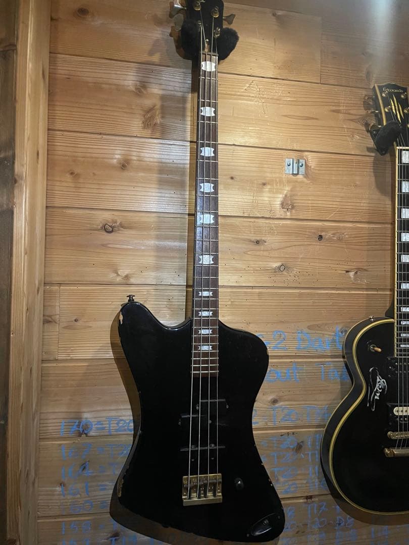 F ブラックエレキベース 22フレット