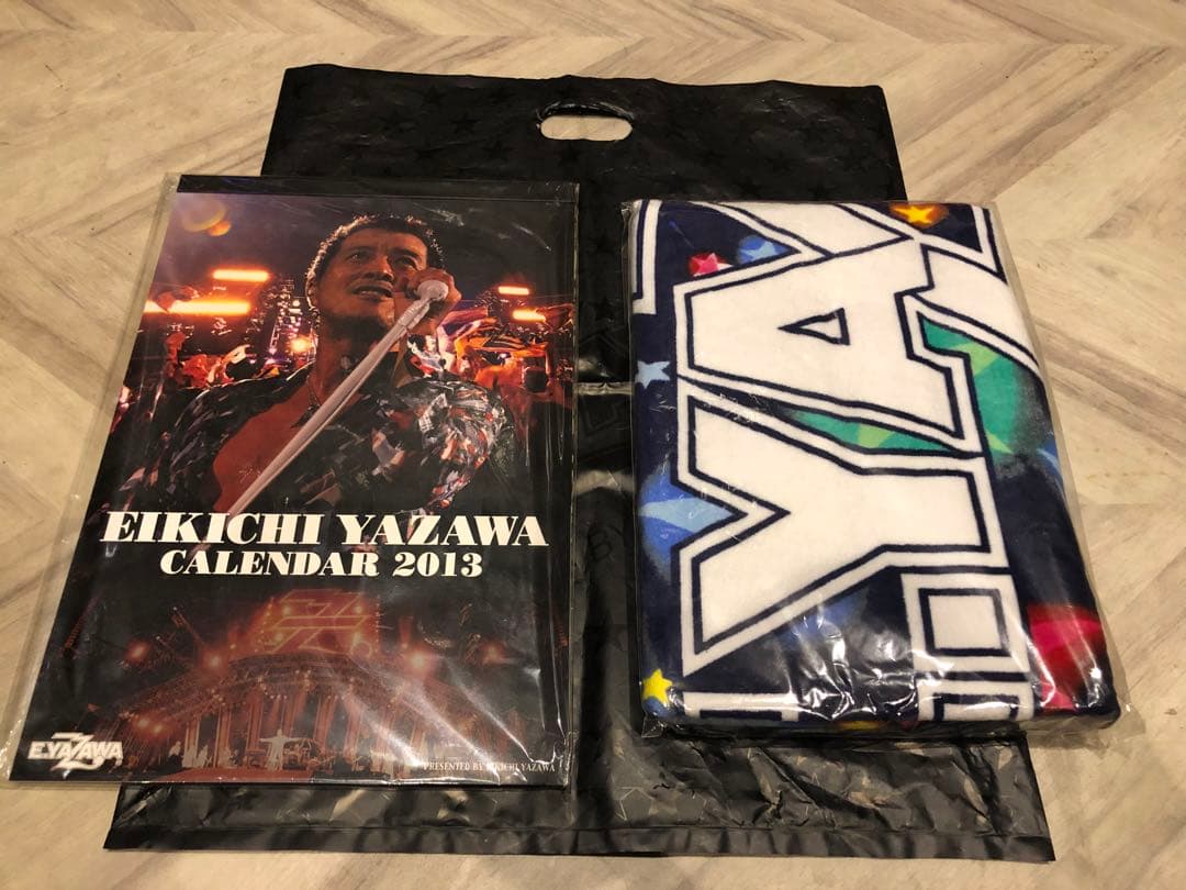 矢沢永吉　スペシャルビーチタオル(ロゴ　レインボー）ネイビー/ホワイト