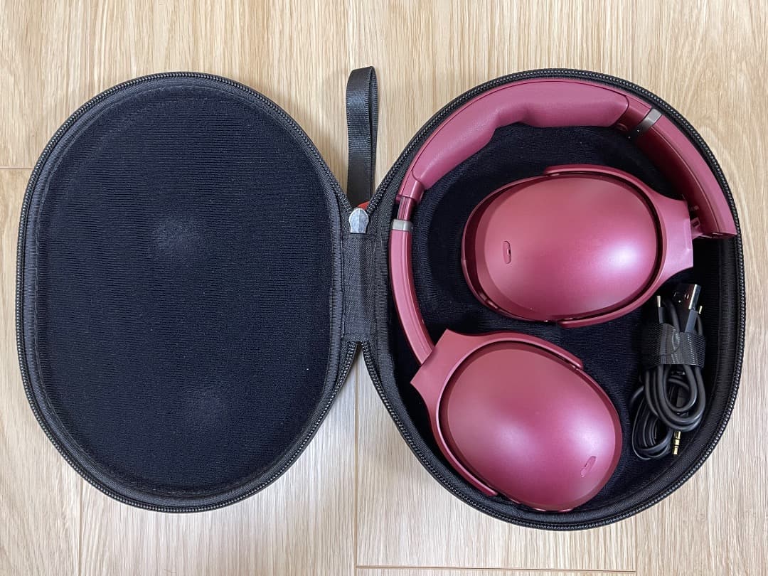 【美品】Skullcandy ワイヤレスヘッドホン レッド　重低音振動機能付き