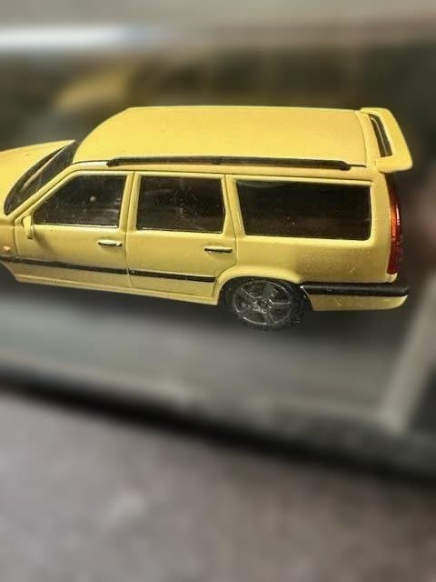 【hpi-racing】Volvo 850 T-5R Estate (イエロー)