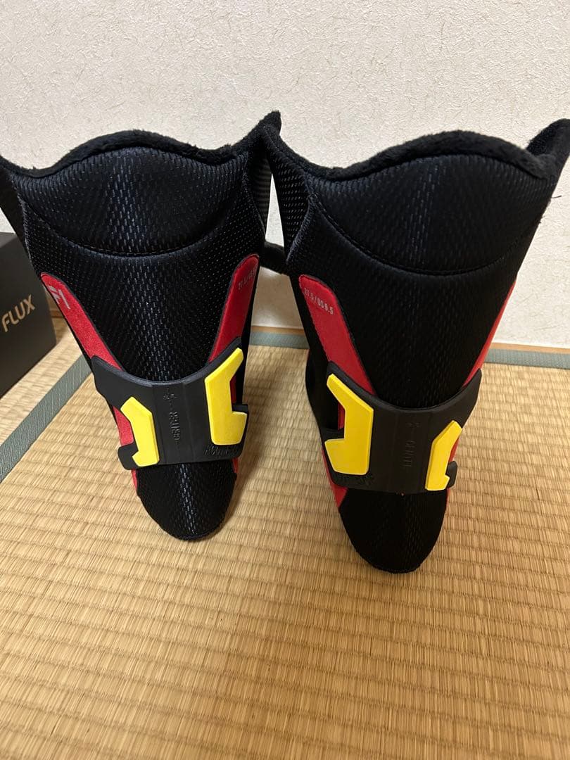 FLUX スノーボードブーツ OM-BOA 27.5cmカカトが浮かないパッド付