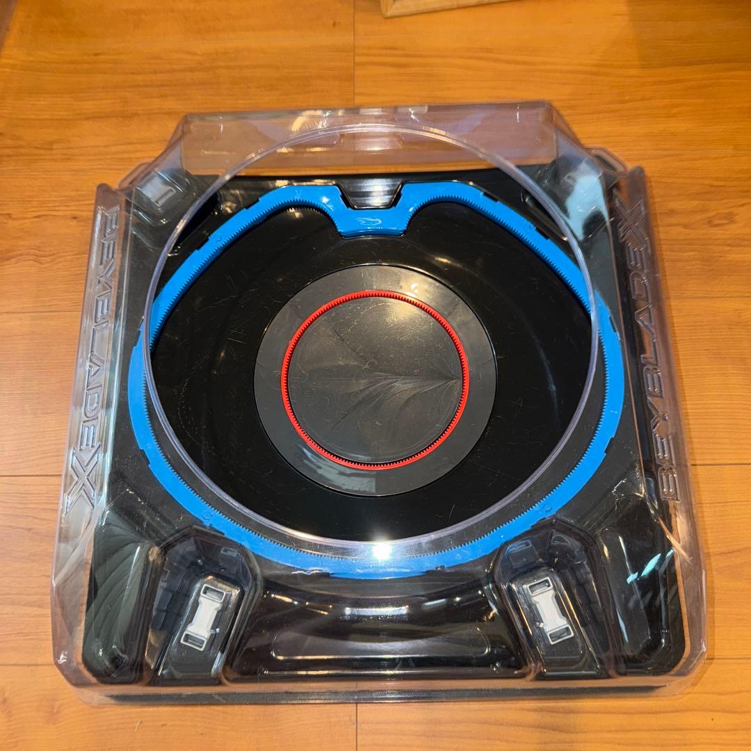 ベイブレードエックス　中古まとめ売り（スタジアム、ベイブレード、ランチャー付属）