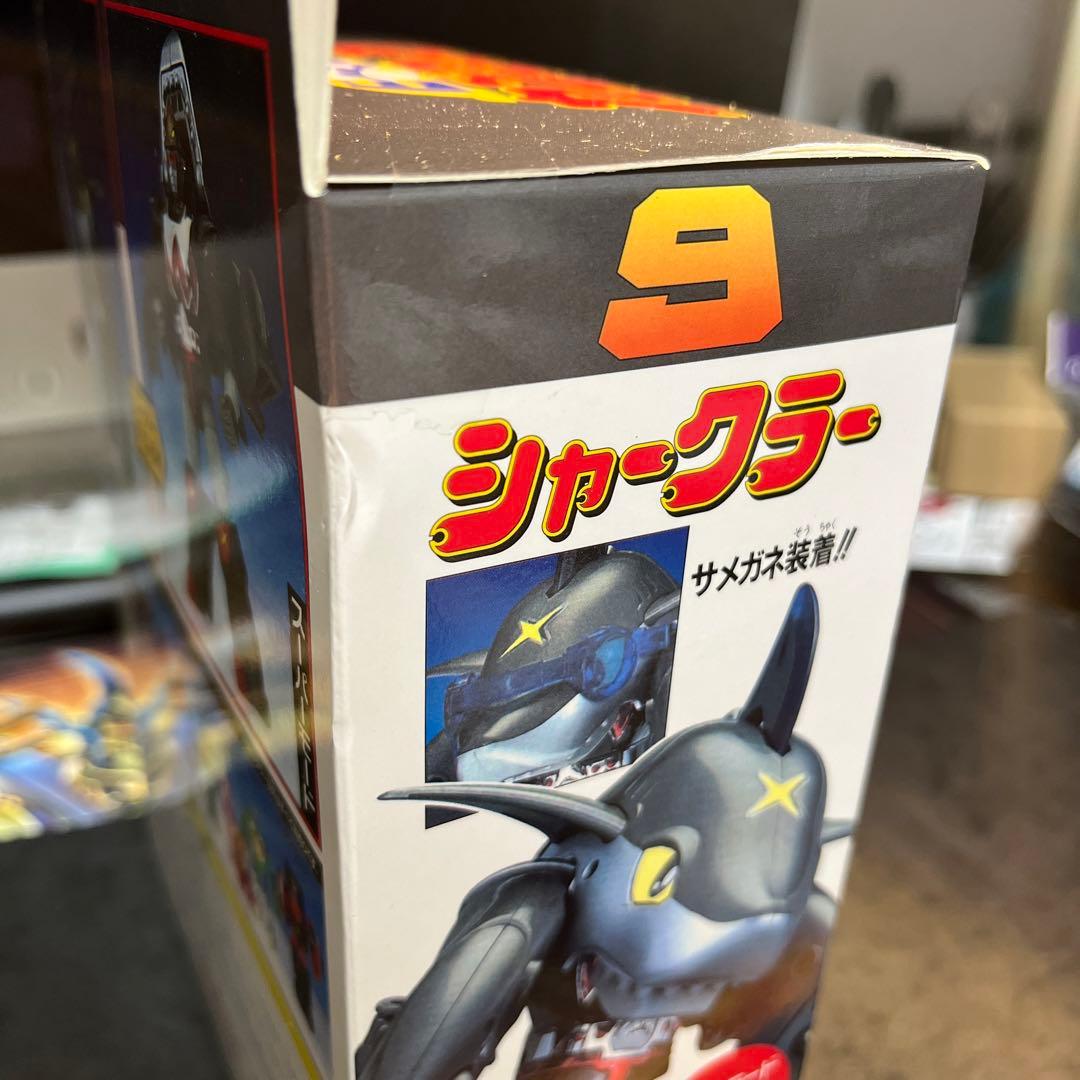 新品未開封箱美品 BANDAI　スーパーチェンジシリーズシャークラー