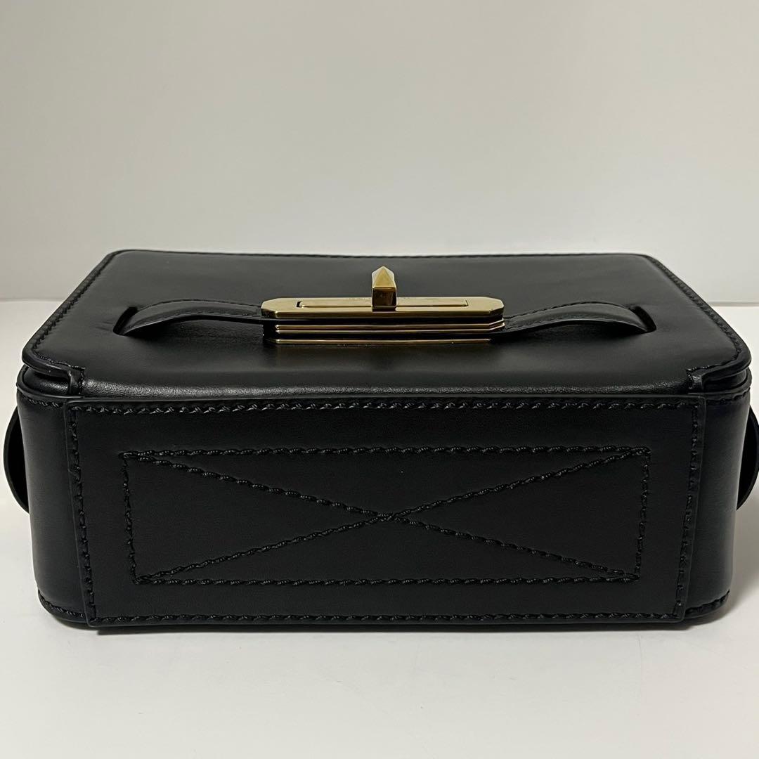 ✨未使用保管品✨　Alexander McQUEEN 　ショルダーバッグ　レザー