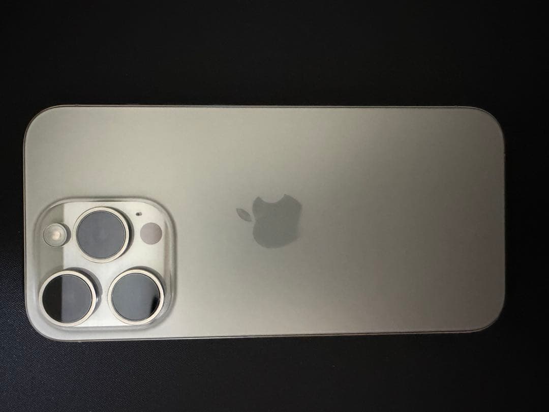 iPhone 15 Pro 256GBナチュラルチタニウム 本体