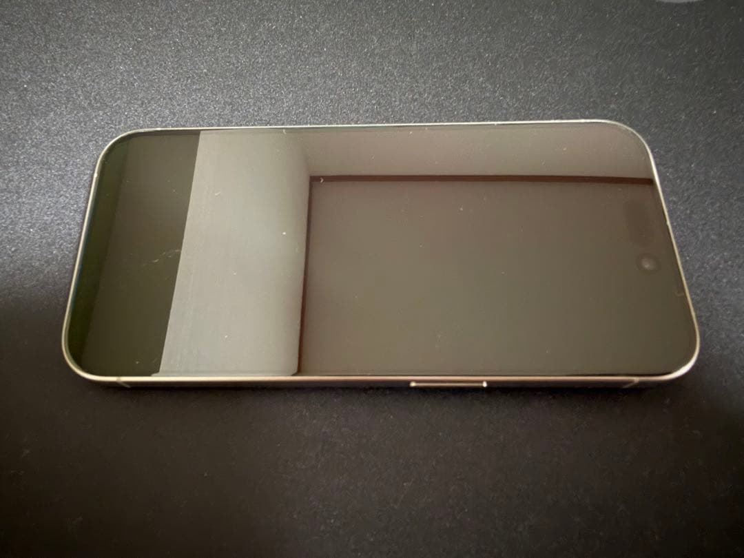 iPhone 15 Pro 256GBナチュラルチタニウム 本体