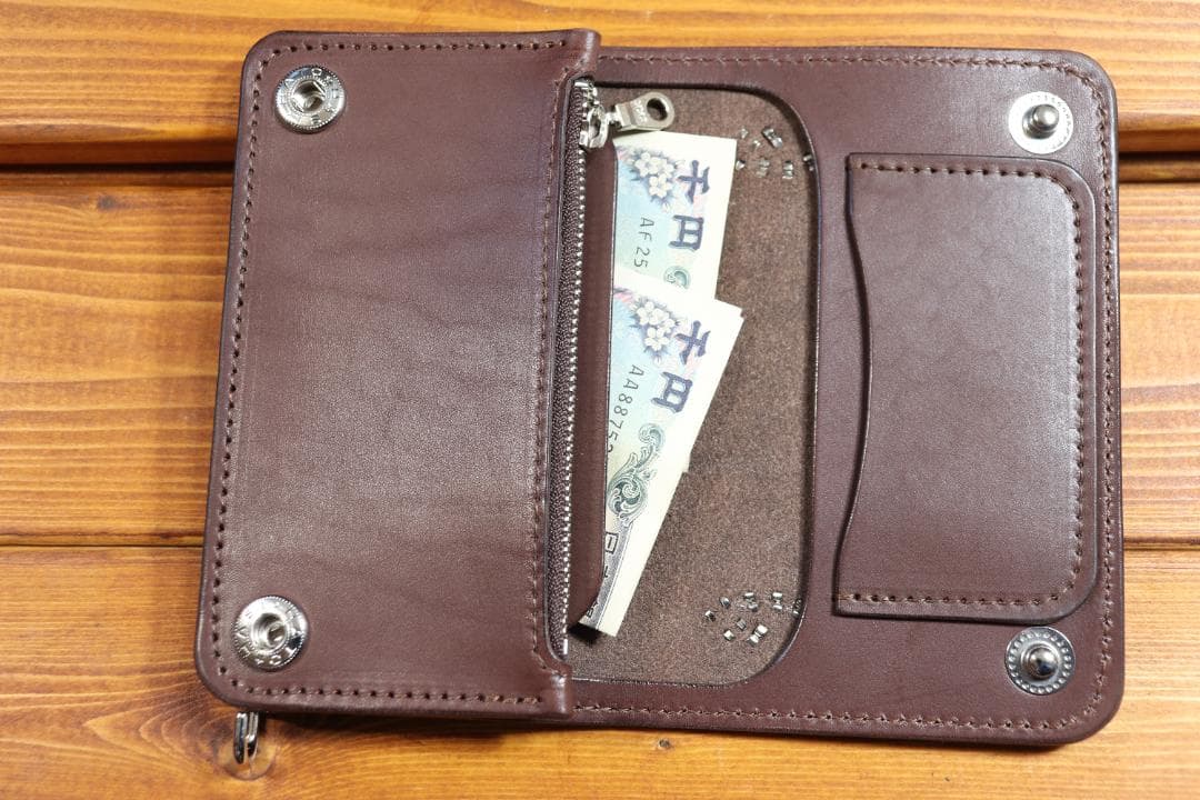 スタッズ ミドルウォレット 革色黒 糸色黒 ハトメ小判カン付き