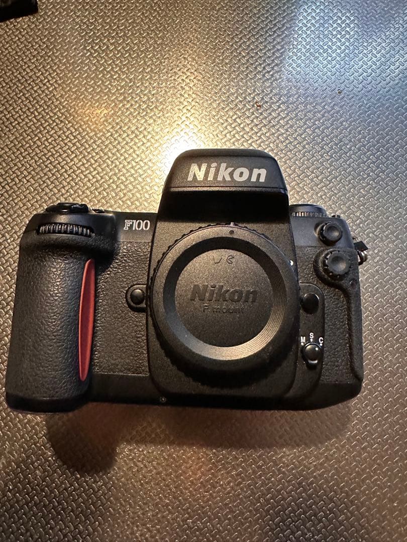 Nikon F100 ボディ ベタつきなし 接眼部汚れあり