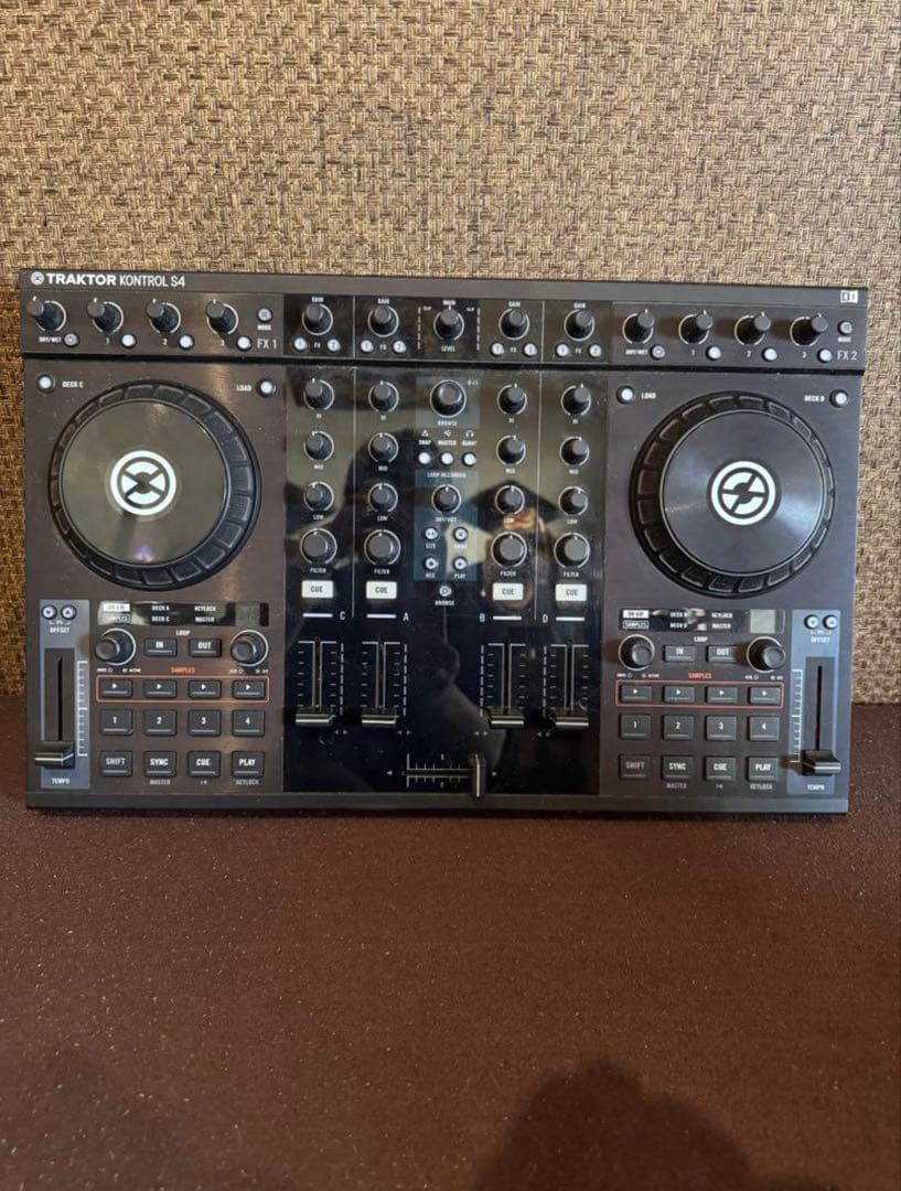 TRAKTOR KONTROL S4 DJコントローラー