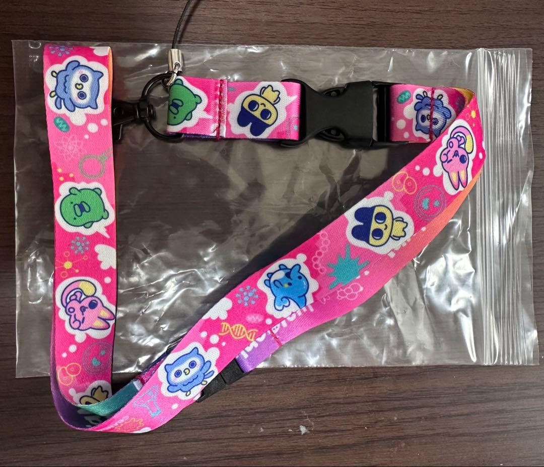 Tamagotchi ピンク 緑 デザイン