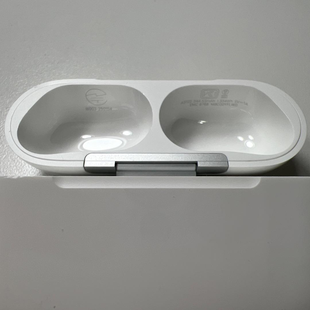 Apple AirPods Pro 第3世代 充電ケース A3122 23