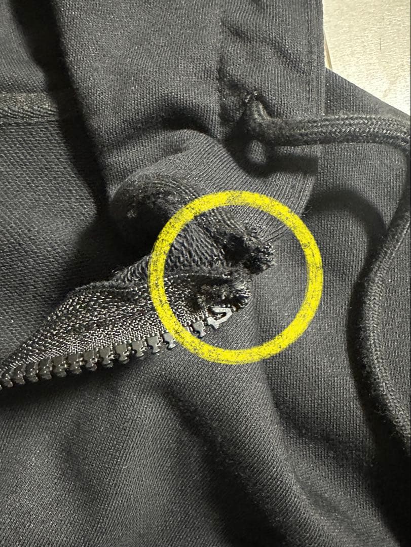 け*け様 CP company ジップアップパーカー