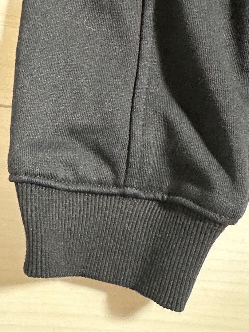 け*け様 CP company ジップアップパーカー