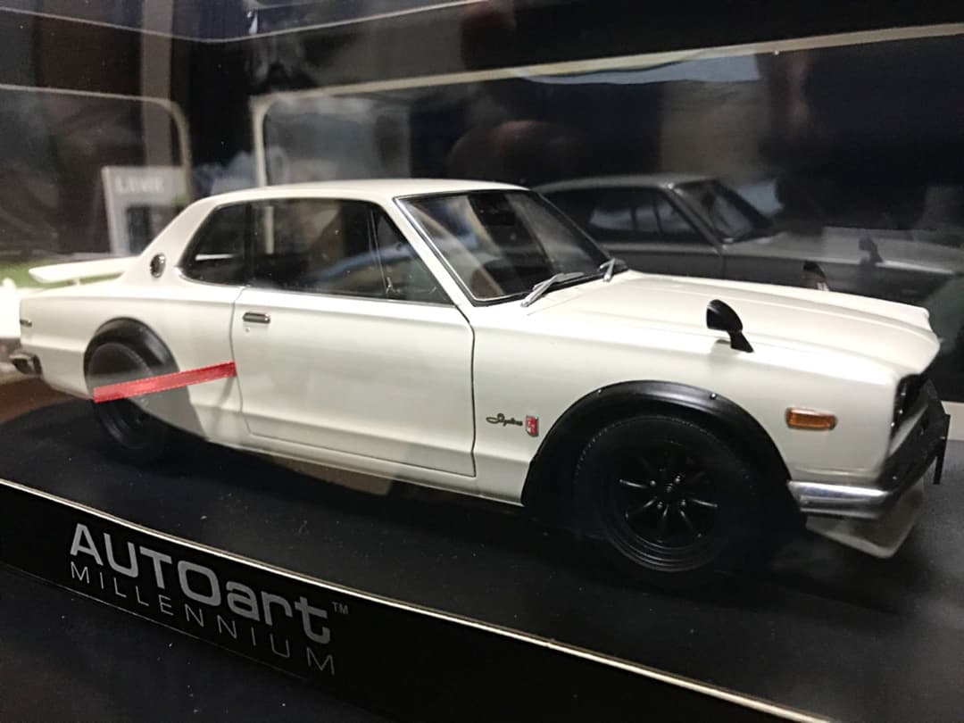 オートアート 1/18 GT-R KPGC10 ホワイト チューンドバージョン
