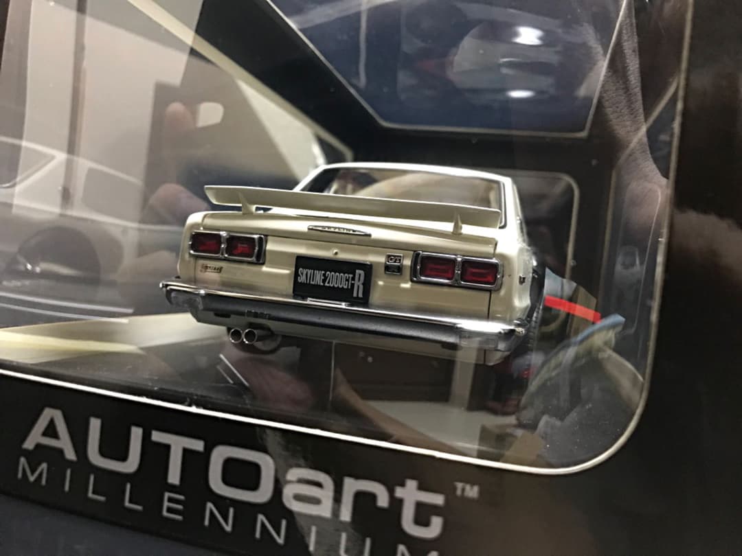 オートアート 1/18 GT-R KPGC10 ホワイト チューンドバージョン