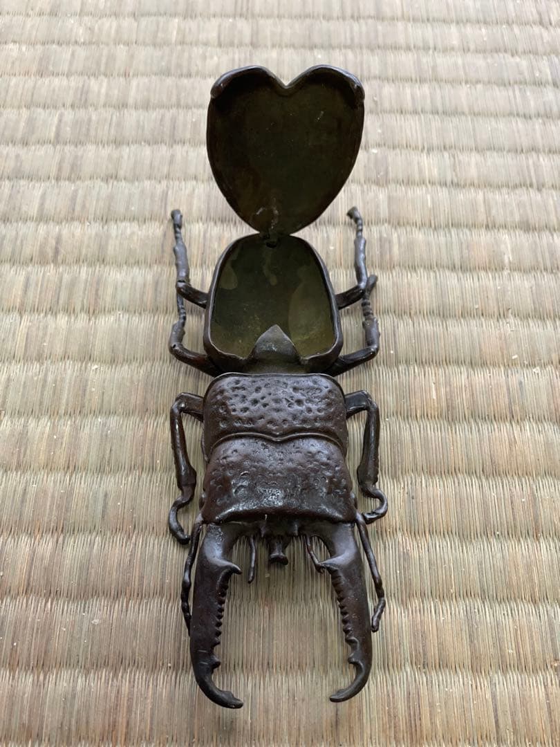 銅製　鍬形　金属工芸品