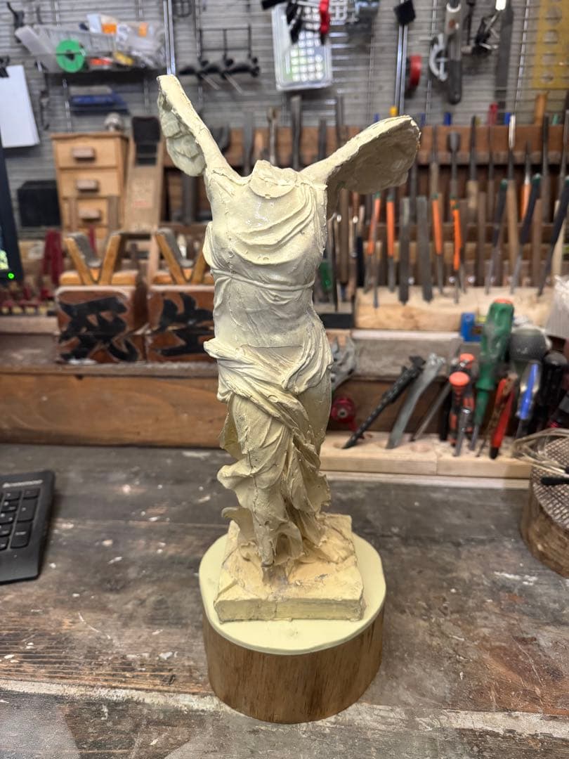 サモトラケのニケ 型から抜けたままの無垢、未仕上げ、未塗装品