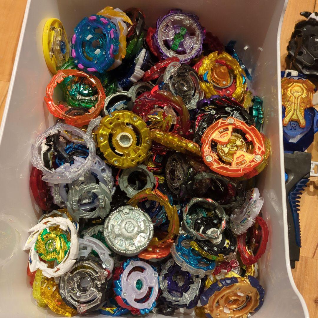 ベイブレードバーストまとめ売り　発送ダンボール