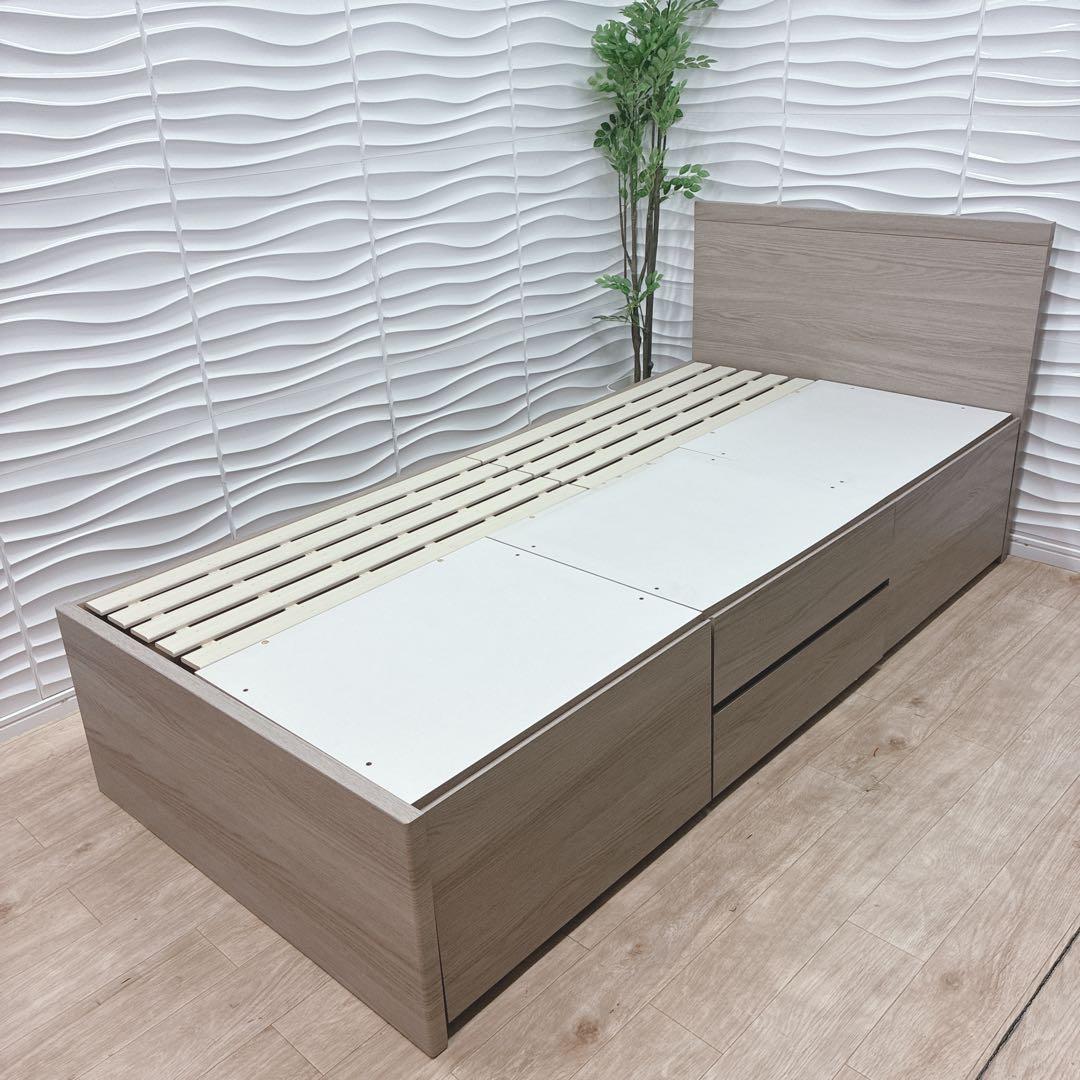 ベッドフレーム NGUYEN VAN MAC