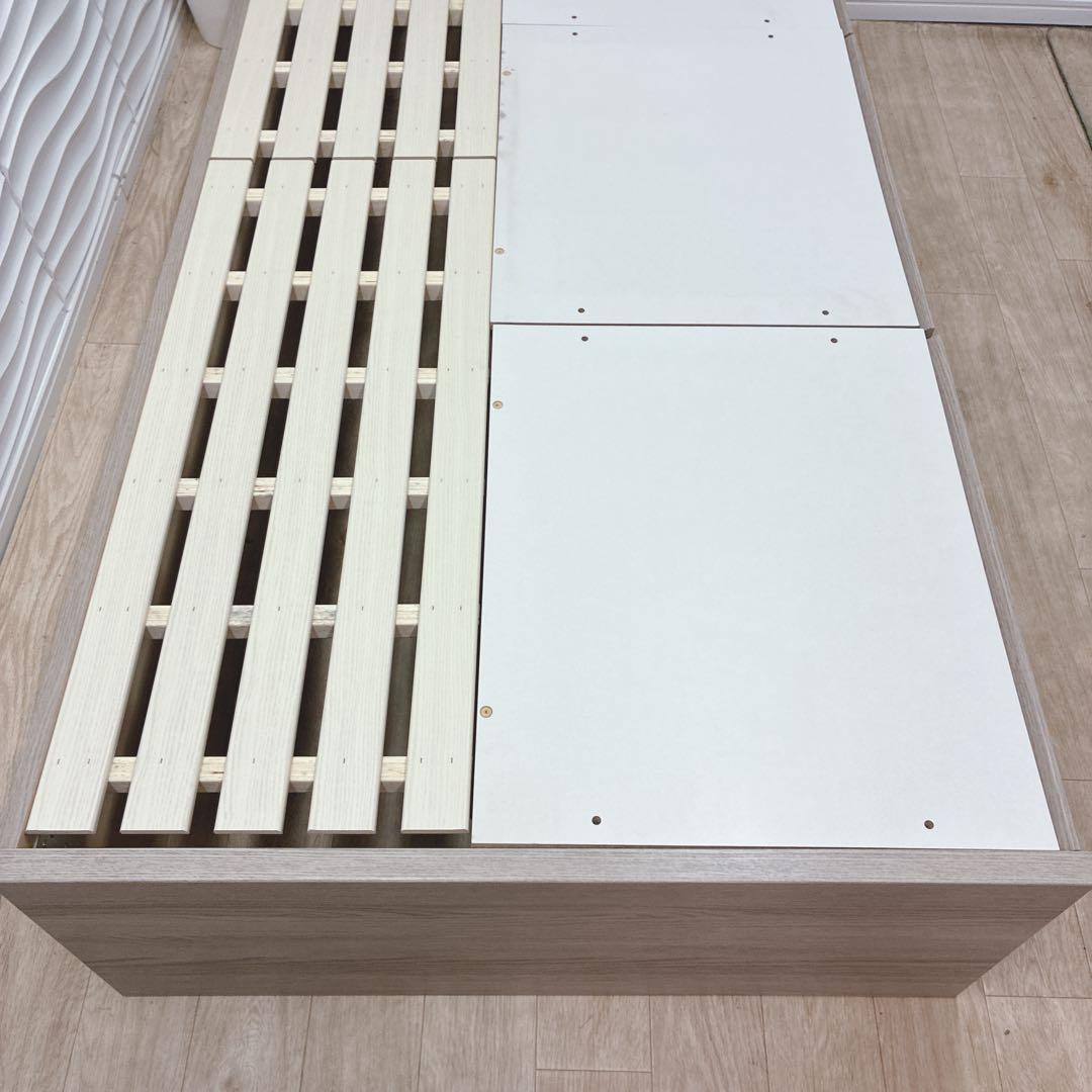 ベッドフレーム NGUYEN VAN MAC