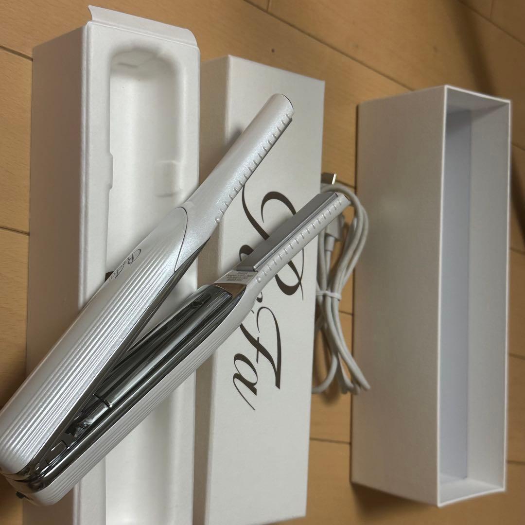 未使用 ReFa フィンガーアイロン ストレート アイロン 持ち運び ホワイト