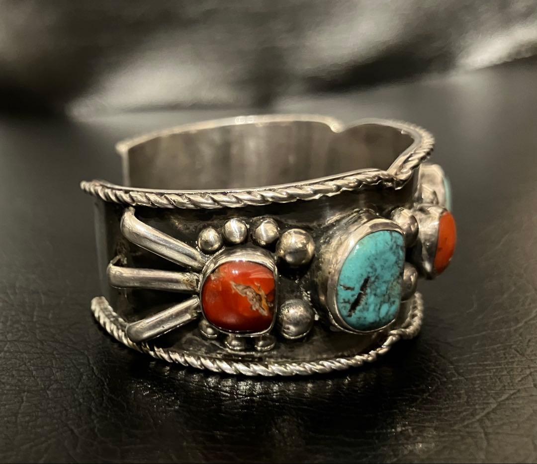 NAVAJOナバホヴィンテージターコイズ&レッドコーラルバングル